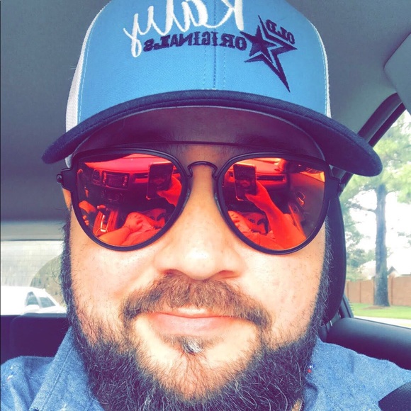 Meet your Posher, Tate - Picture 1 of 1